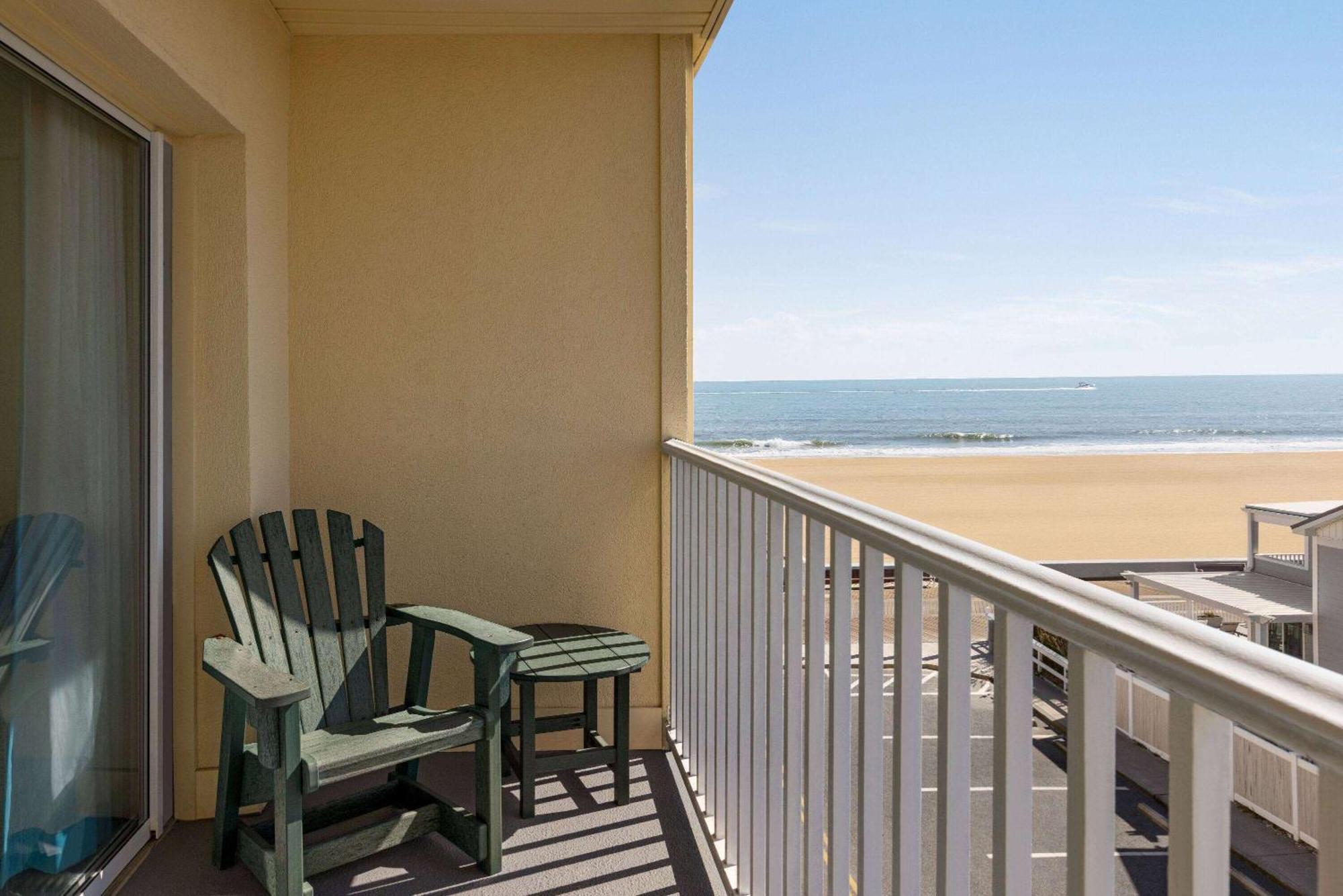 Howard Johnson By Wyndham Ocean City Oceanfront Exterior foto